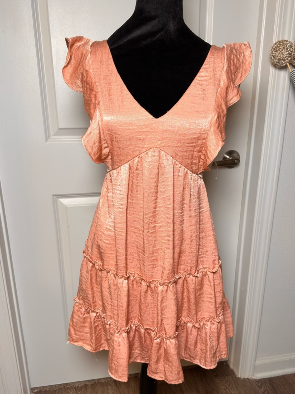 Morgan & Co. Shimmery Peach V-Neck Tiered Mini Dress / BNWOT